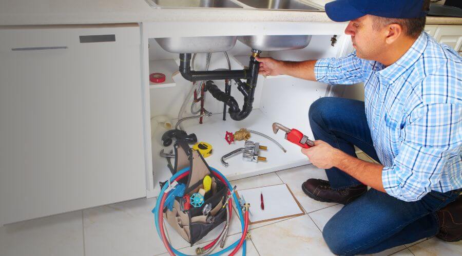 Expert burst pipe repair services in Laredo, MO